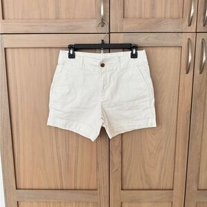 GAP 5” White Short